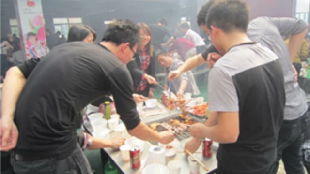 顺祥发展“放飞表情，欢乐无限”烧烤活动